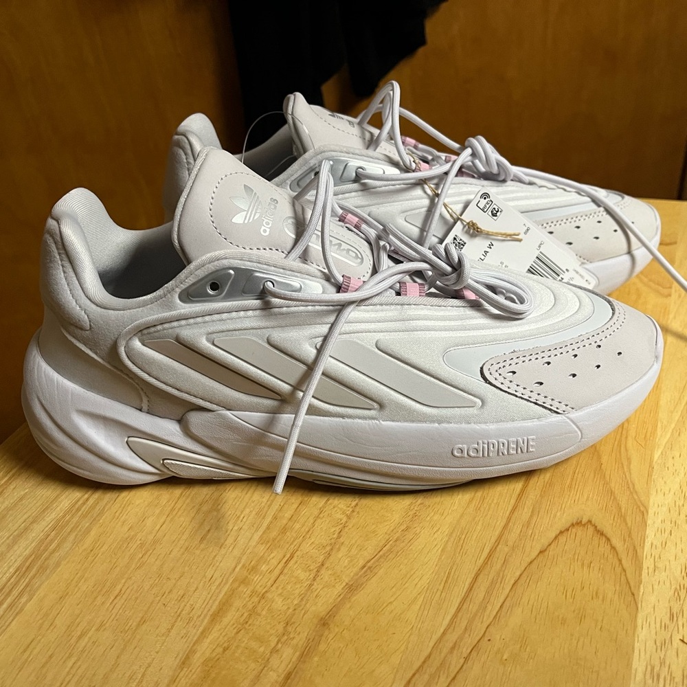 NWT Adidas Ozelia Women’s Shoe